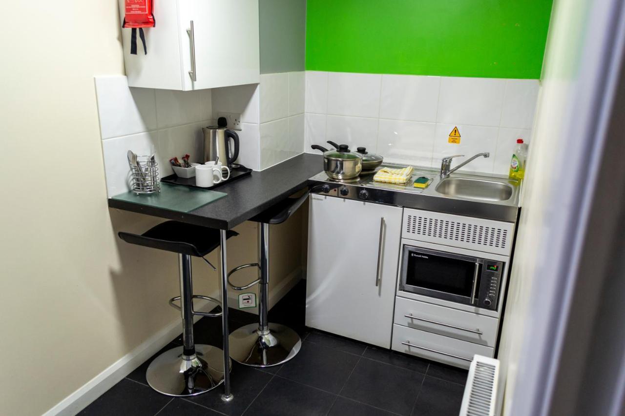 Lymedale Suites Studios & Aparthotel In Newcastle Under Lyme & Stoke Extérieur photo