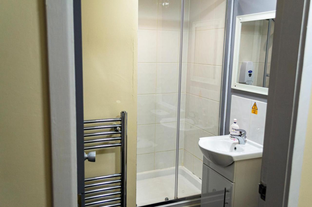 Lymedale Suites Studios & Aparthotel In Newcastle Under Lyme & Stoke Extérieur photo