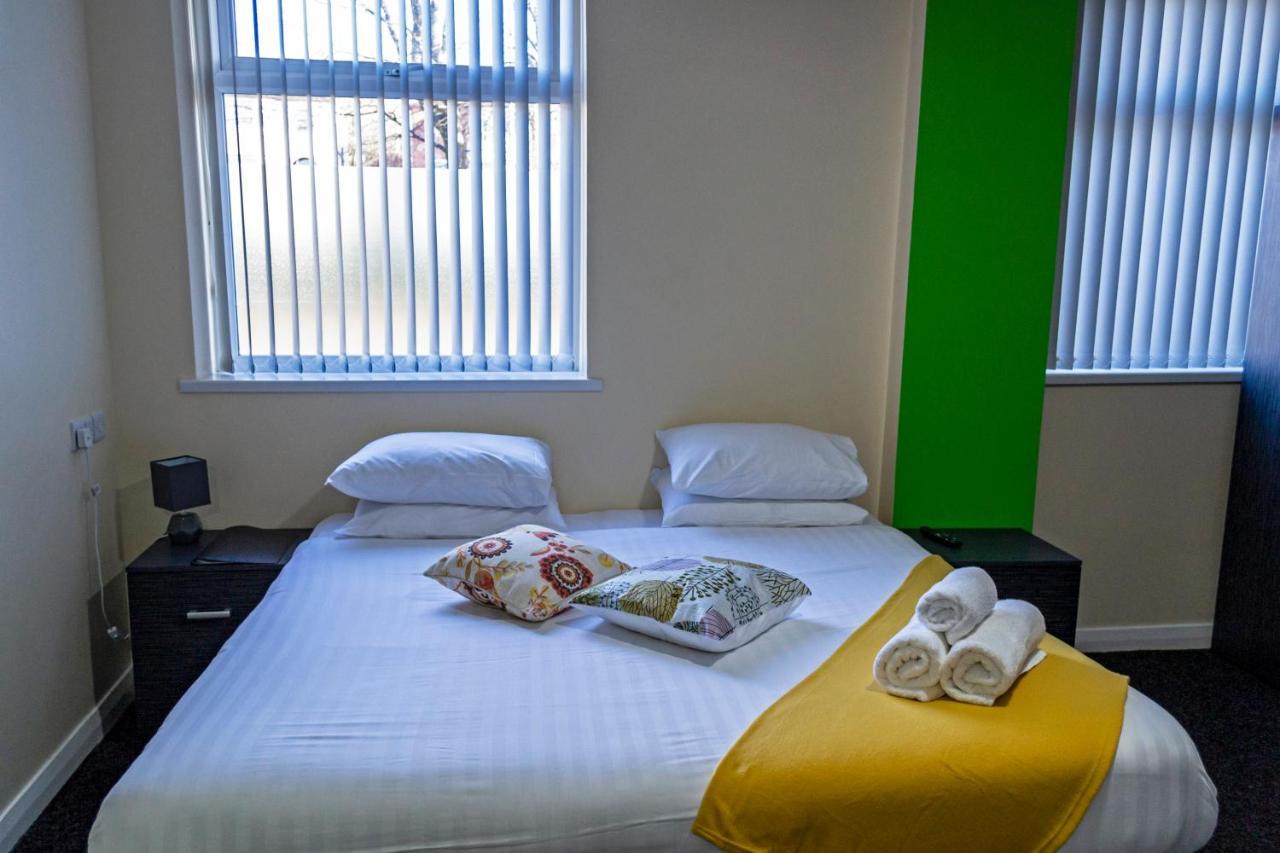 Lymedale Suites Studios & Aparthotel In Newcastle Under Lyme & Stoke Extérieur photo