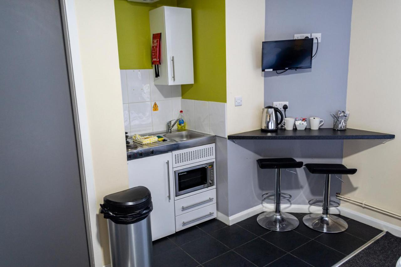 Lymedale Suites Studios & Aparthotel In Newcastle Under Lyme & Stoke Extérieur photo