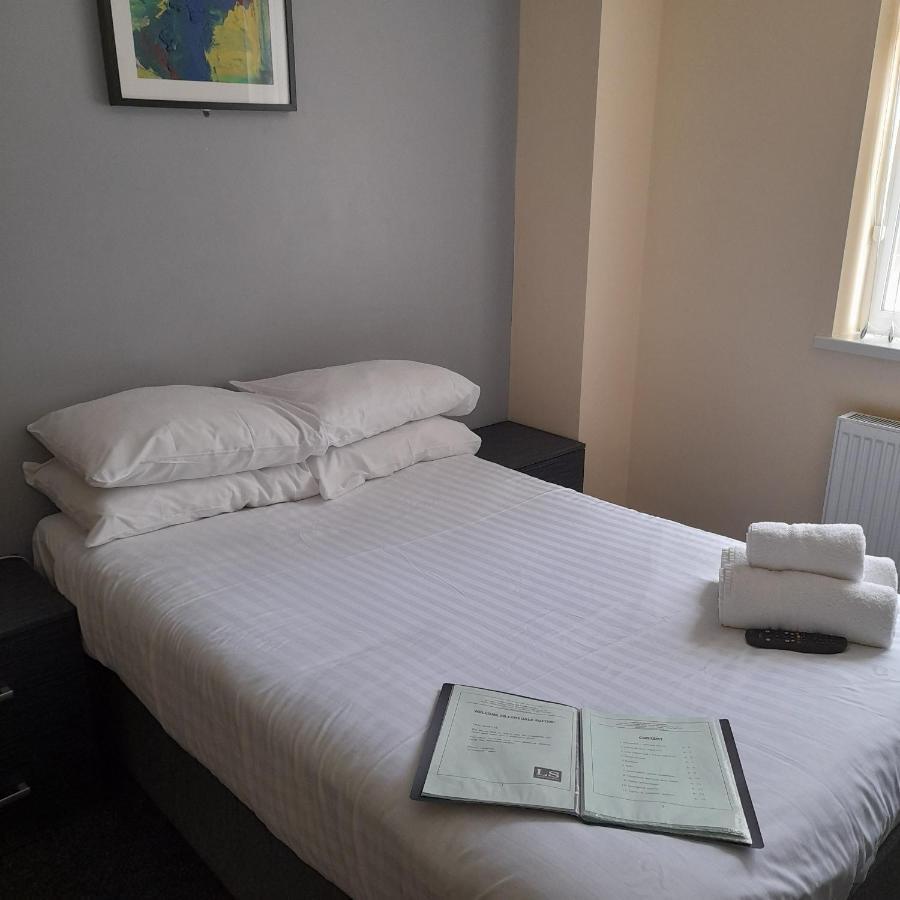 Lymedale Suites Studios & Aparthotel In Newcastle Under Lyme & Stoke Extérieur photo