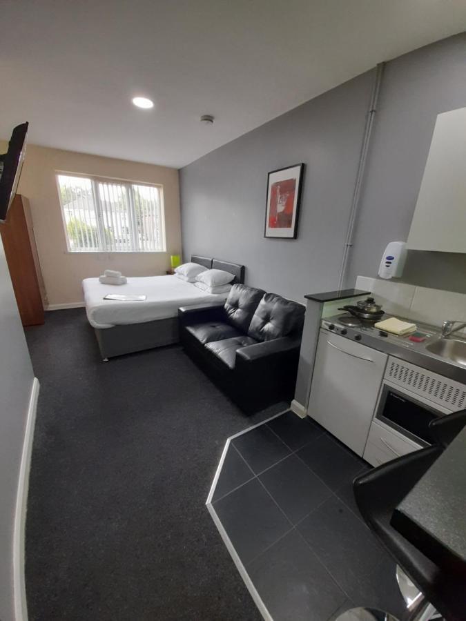 Lymedale Suites Studios & Aparthotel In Newcastle Under Lyme & Stoke Extérieur photo