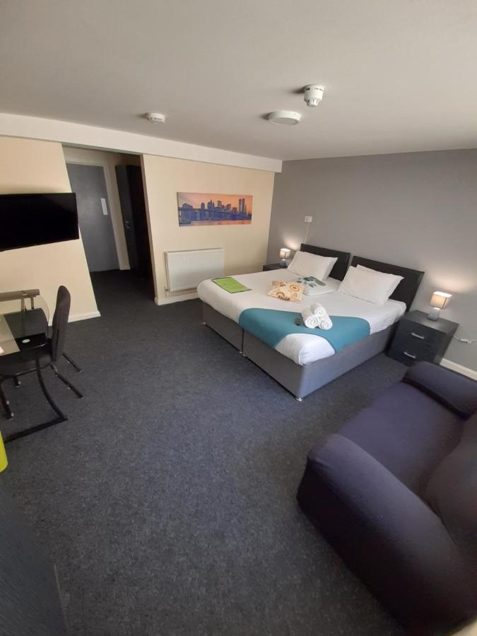 Lymedale Suites Studios & Aparthotel In Newcastle Under Lyme & Stoke Extérieur photo