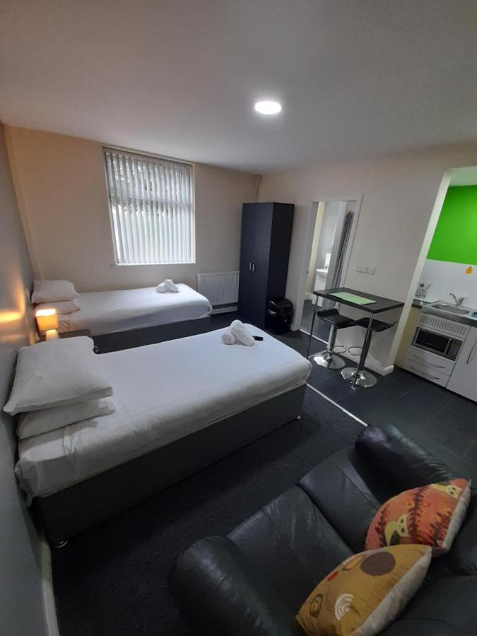 Lymedale Suites Studios & Aparthotel In Newcastle Under Lyme & Stoke Extérieur photo