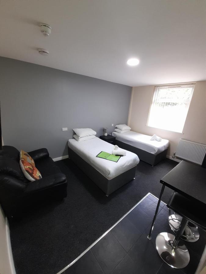 Lymedale Suites Studios & Aparthotel In Newcastle Under Lyme & Stoke Extérieur photo