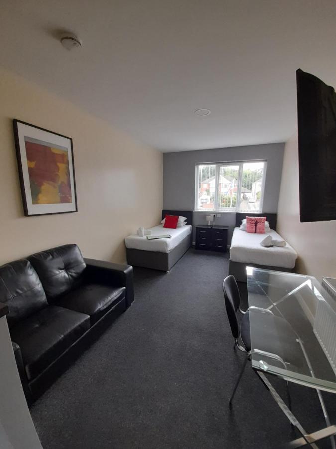Lymedale Suites Studios & Aparthotel In Newcastle Under Lyme & Stoke Extérieur photo