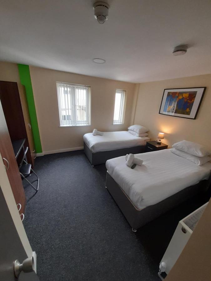 Lymedale Suites Studios & Aparthotel In Newcastle Under Lyme & Stoke Extérieur photo