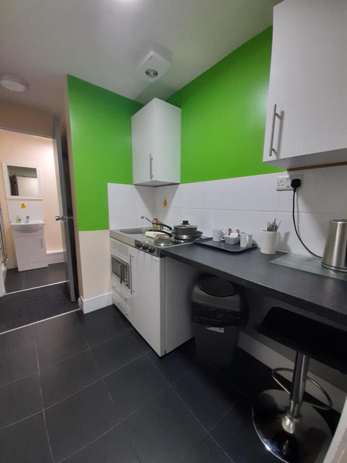 Lymedale Suites Studios & Aparthotel In Newcastle Under Lyme & Stoke Extérieur photo