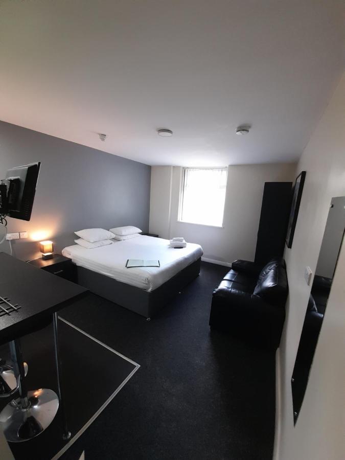 Lymedale Suites Studios & Aparthotel In Newcastle Under Lyme & Stoke Extérieur photo