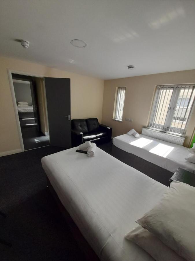 Lymedale Suites Studios & Aparthotel In Newcastle Under Lyme & Stoke Extérieur photo
