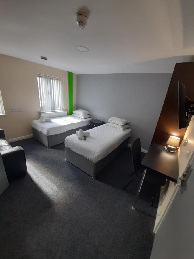 Lymedale Suites Studios & Aparthotel In Newcastle Under Lyme & Stoke Extérieur photo