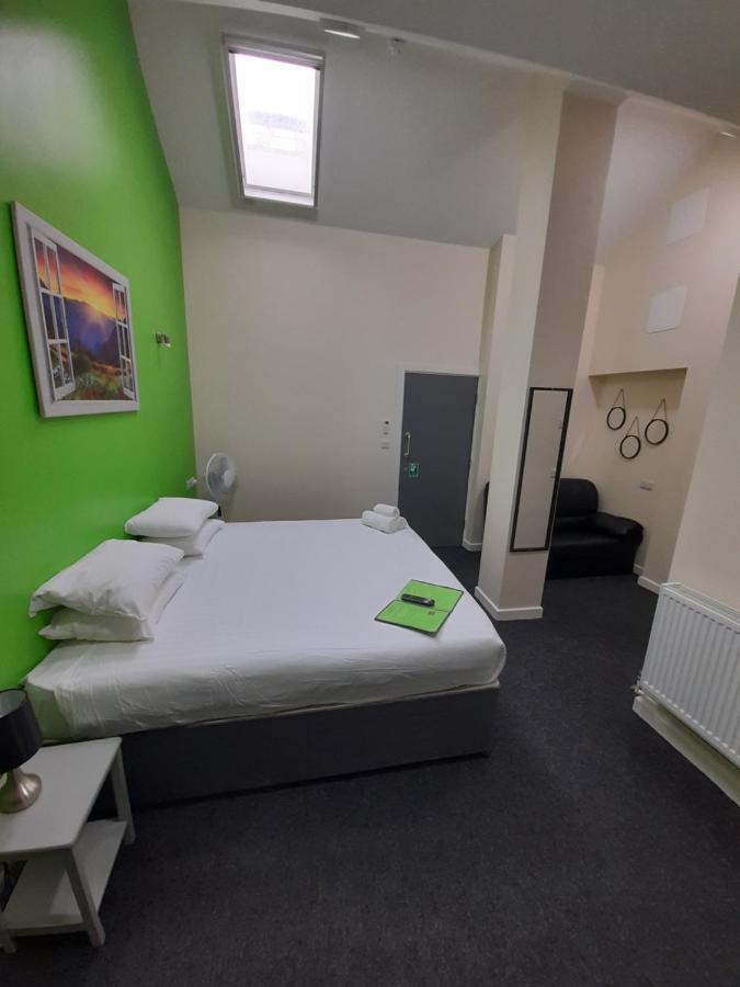 Lymedale Suites Studios & Aparthotel In Newcastle Under Lyme & Stoke Extérieur photo