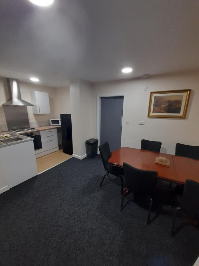 Lymedale Suites Studios & Aparthotel In Newcastle Under Lyme & Stoke Extérieur photo