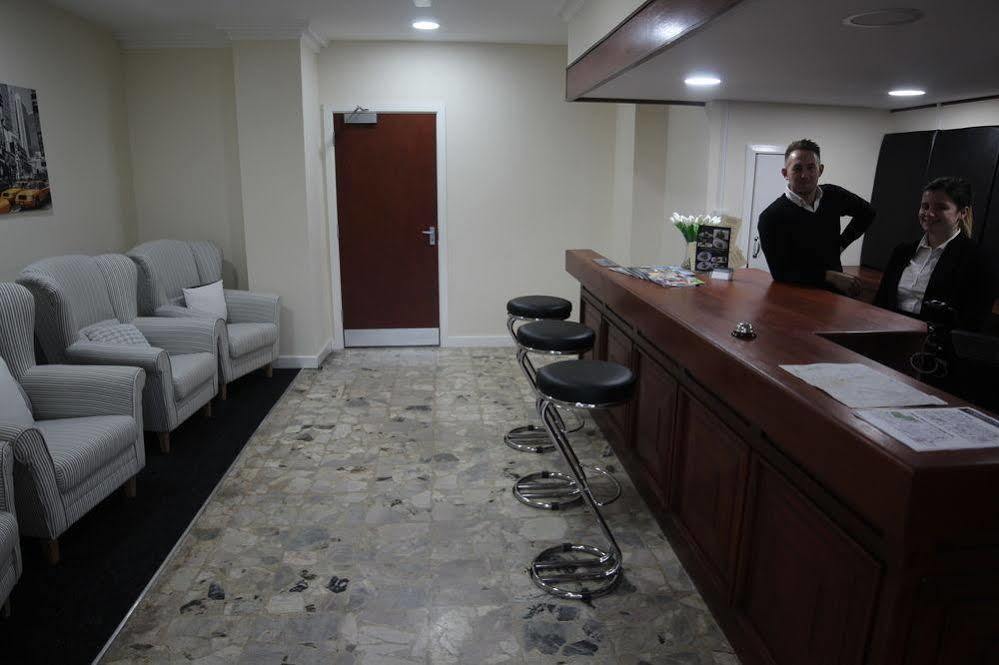 Lymedale Suites Studios & Aparthotel In Newcastle Under Lyme & Stoke Extérieur photo