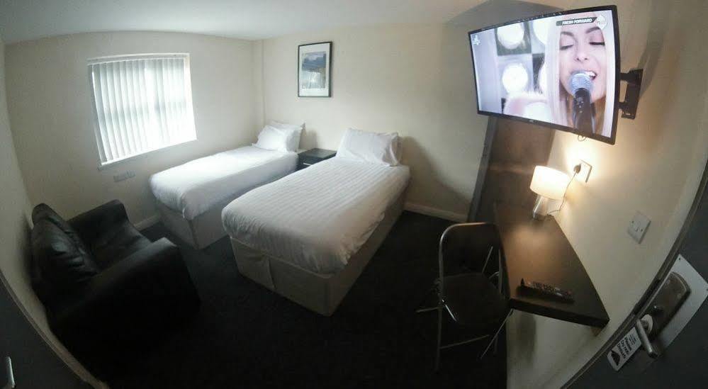 Lymedale Suites Studios & Aparthotel In Newcastle Under Lyme & Stoke Extérieur photo