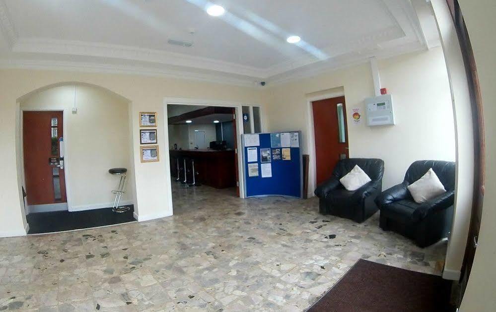 Lymedale Suites Studios & Aparthotel In Newcastle Under Lyme & Stoke Extérieur photo